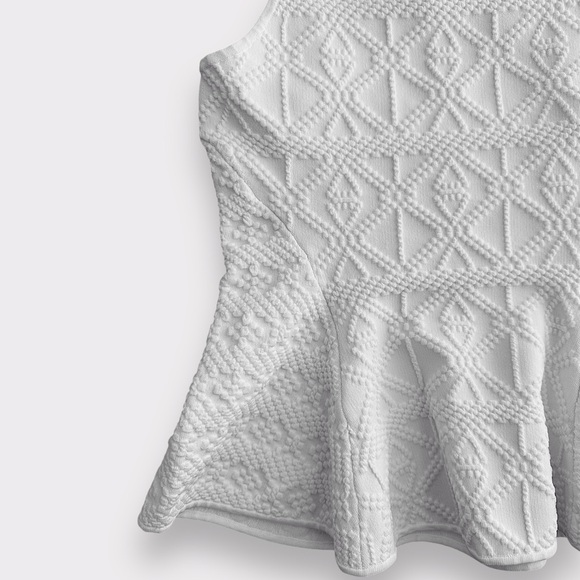 Guess White Textured Sleeveless Peplum Top - Picture 5 of 5